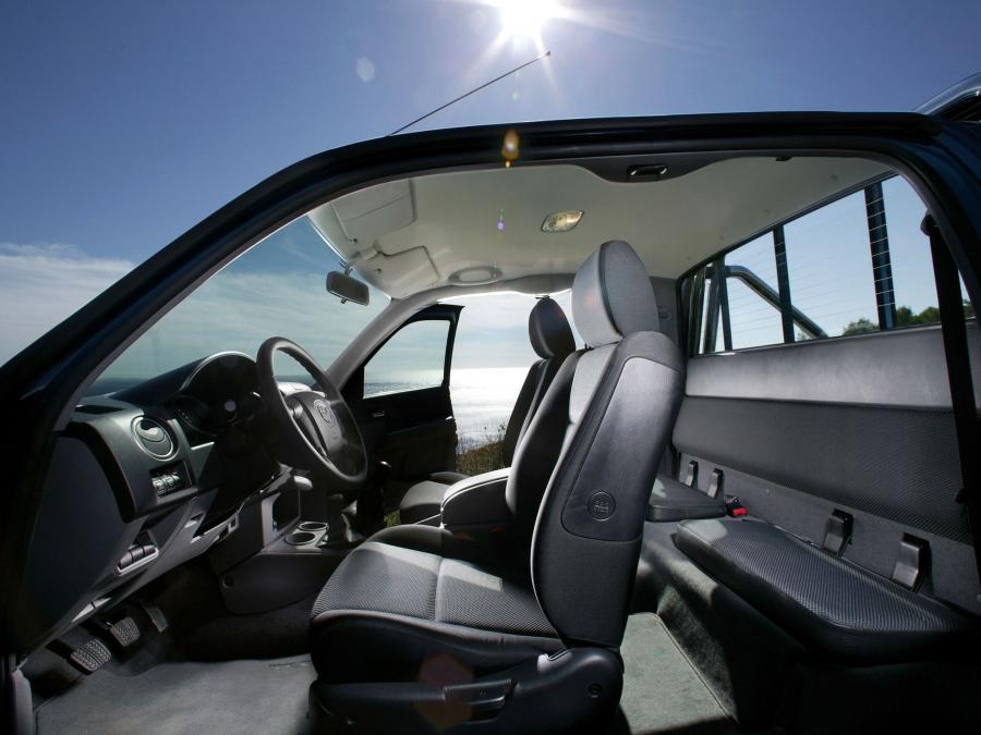  Mazda BT-50 Extended Cab 2006 года  (фото 6 из 10)